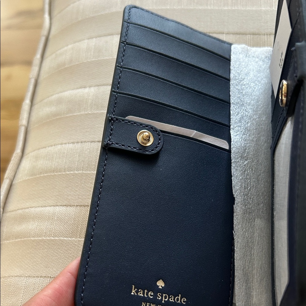 Kate Spade White and Blue Floral Wallet - Picture 6 of 6